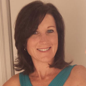 Meet your Posher, Dena